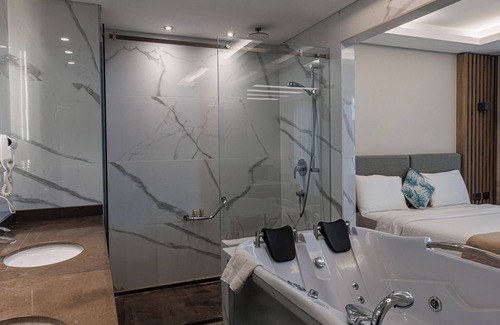 Wata Slam Hotel | Haya hotel & spa