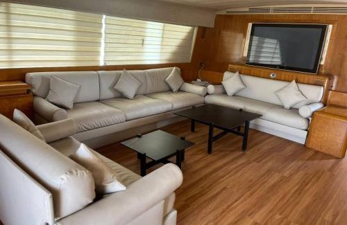 Sidi Abd El-Rahman Boat Rental | Haya Yacht