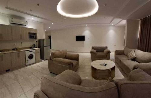 Hera Street Apartment | HAYAT ALRUWZ