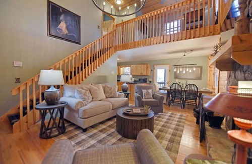 Blairsville Cabin | Hayden’s Hideaway - View, hot tub, game room, fun!