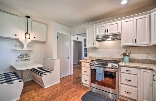 Hayesville House | Hayesville Lake Getaway w/Balcony & Mtn Views!
