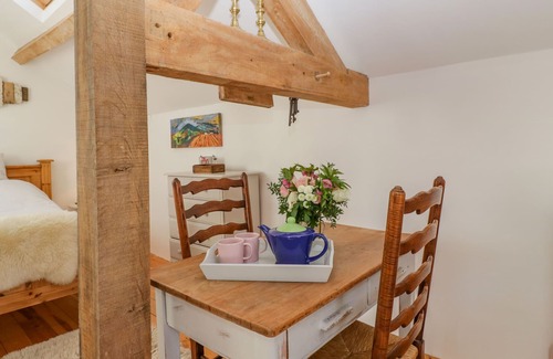 Kington House | HAYLOFT, pet friendly, character holiday cottage in Almeley