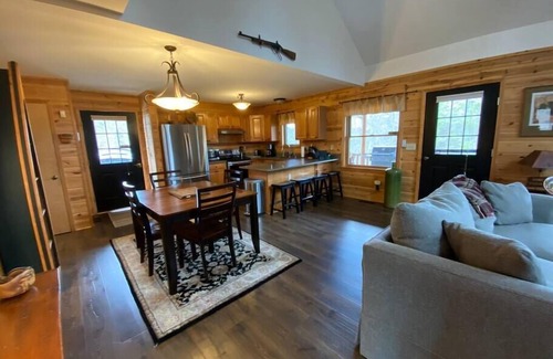 Crawford County House | Haymarsh Creek Cabin