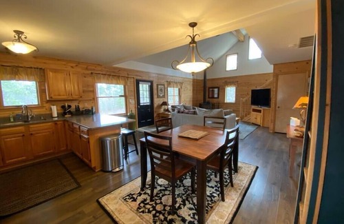 Crawford County House | Haymarsh Creek Cabin