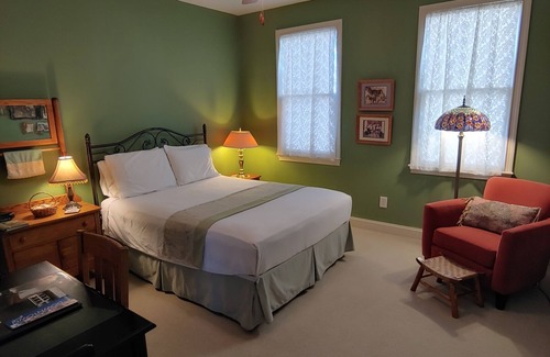 Downtown Greensboro Bed & Breakfast | Haynes Bed and Breakfast