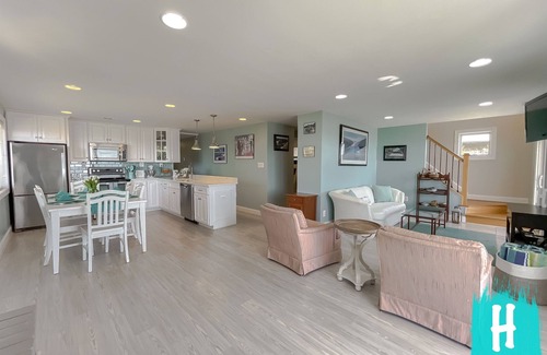 Point Lookout Cottage | Hays Beach House - Hot Tub - Private Beach