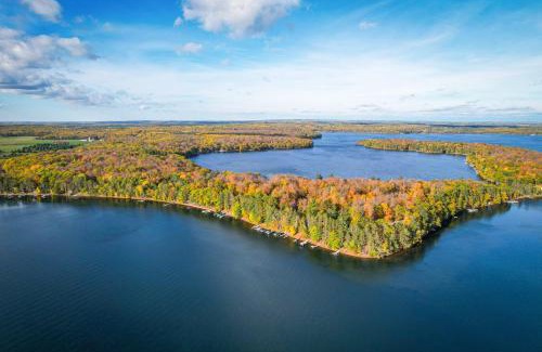 Hayward House | Hayward Cabin with Boat Slip and Fish House!