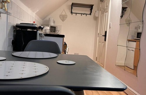 Huddersfield Apartment | Hayy Convenient Studio Huddersfield