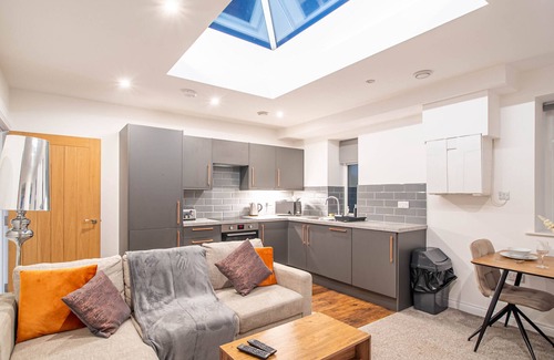 Kirkheaton Apartment | Hayy DealHouse Signature Stay