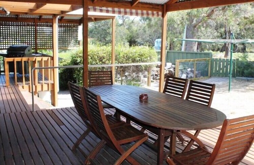 Coles Bay House | Hazards House