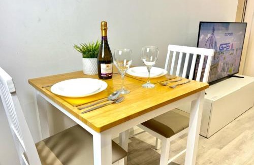 Kidlington Apartment | Hazel 1-Bedroom Flat, Parking, WIFI, Prime location, Close to Blenheim Palace & Oxford