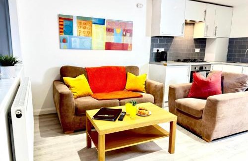 Kidlington Apartment | Hazel 1-Bedroom Flat, Parking, WIFI, Prime location, Close to Blenheim Palace & Oxford