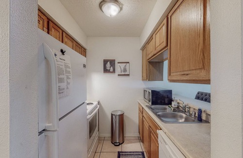 West Old Town Apartment | Hazel Orchid, Near Old Town