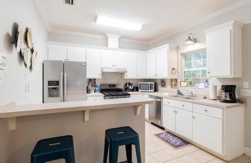 Mobile House | Hazel's Happy Hideaway- Midtown Mobile!