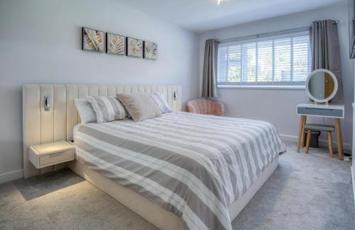 Kilgetty House | Hazeley - 3 Bedroom Holiday Home - Begelly
