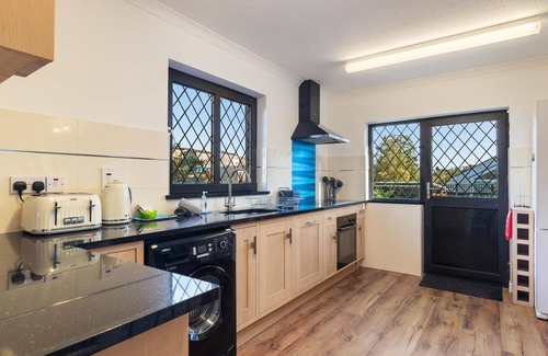 Saundersfoot House | Hazelglade Cottage - Hot Tub Games Room Pet Friendly