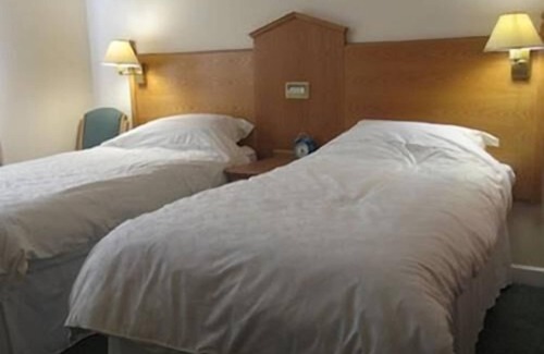 Bridgend Bed & Breakfast | Hazelwood Guest House