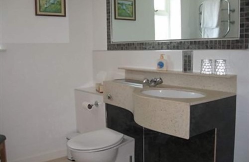 Bridgend Bed & Breakfast | Hazelwood Guest House
