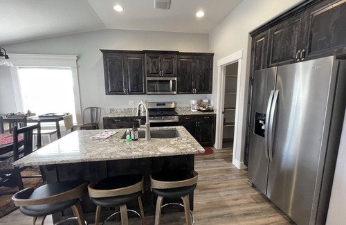 Idaho Falls House | Hazen Home Family Retreat, fully equipped home, 2 min to shopping and parks