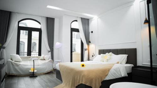 Long Hung Apartment | HC Homestay