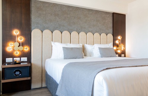 Downtown Santiago Hotel | He Wang Hotel