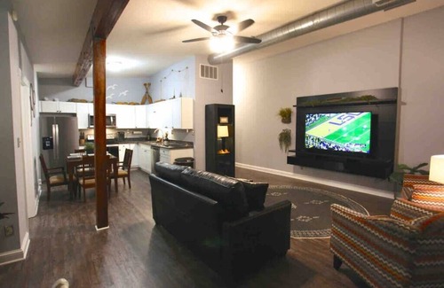 Chillicothe Apartment | Head above Water - Downtown Chillicothe