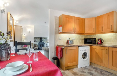 Beaworthy Cottage | Head off on a romantic countryside adventure with your loved one.