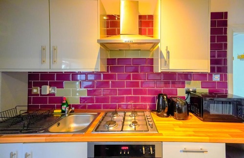 Headingley Apartment | Headingley 2 Bedroom cottage flat Near Universities shops& Park
