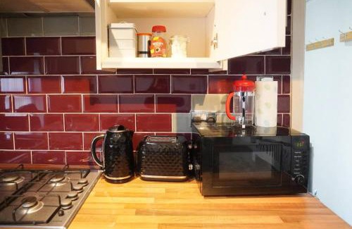 Headingley Apartment | Headingley 2 Bedroom cottage flat Near Universities shops& Park