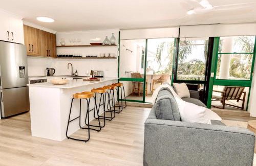 Alexandra Headland Apartment | Headlands Beachside Retreat - 50 metres to beach