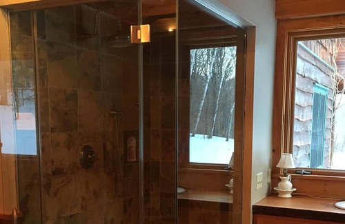 Dorset Cabin | Headwaters-Very secluded, quiet, mountain views, babbling brook, country living.