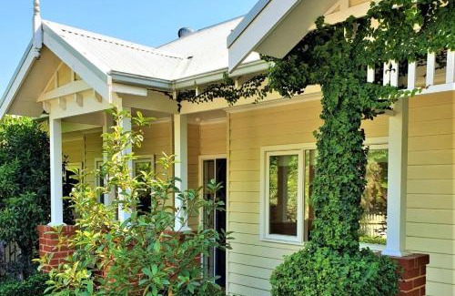 Healesville House | Healesville House - Fig Tree House