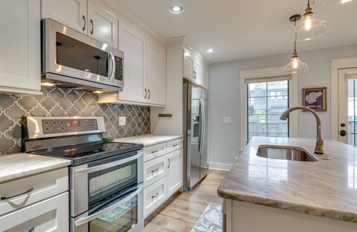 Belmont - Hillsboro House | Heart of 12 South Premier Location Peaceful & Private Townhouse