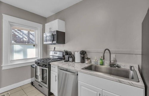South Hyde Park Apartment | Heart of America - Kansas City