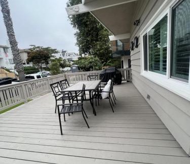 Corona del Mar House | Heart of Corona Del Mar 2 Bed 2 bath gem HUGE Patio and Front yard
