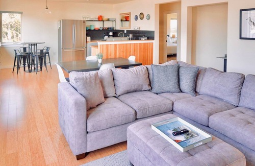Deer Harbor House | Heart of Deer Harbor - Harbormaster House
