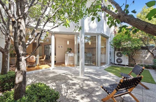 Fremantle House | Heart of Freo Stylish Space with Private Yard in Cul de Sac