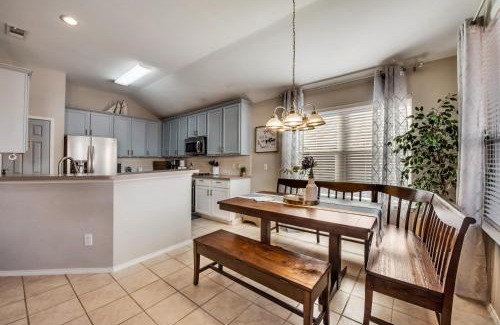 South Arlington House | Heart of Grand Prairie 4BD with Pool & Game Room