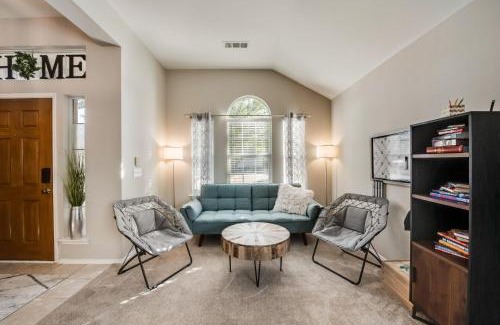 South Arlington House | Heart of Grand Prairie 4BD with Pool & Game Room