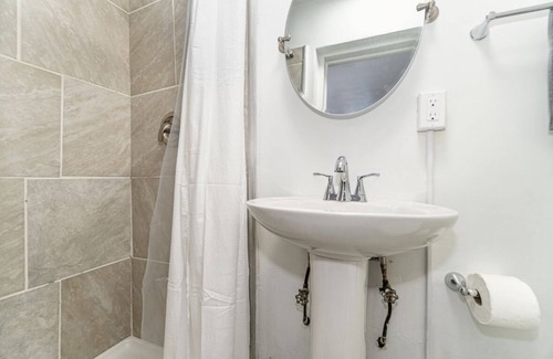 Hanover Apartment | Heart of Hanover Stay!