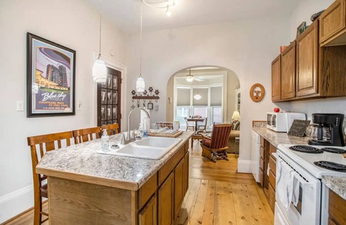 Michigan City Apartment | Heart of Historical Dist.*King*Parking*A/C*#1