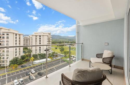 Barrio Santa Lucia Apartment | Heart of Jaco, Modern Style, Steps to the Sand