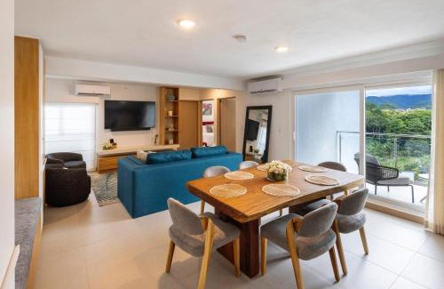 Barrio Santa Lucia Apartment | Heart of Jaco, Modern Style, Steps to the Sand