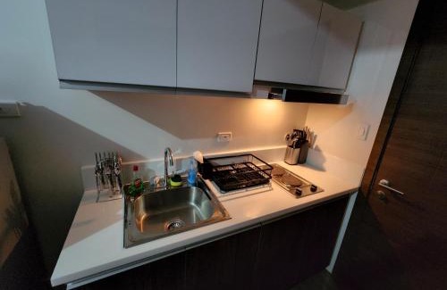 San Antonio Apartment | Heart of Makati, Fully furnished condo, cbd central location