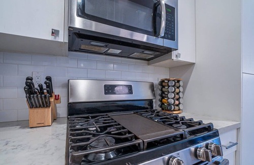 Downtown Sacramento Apartment | Heart of Midtown: Your Cozy Urban Retreat