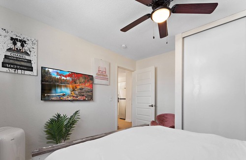 Northeast Minneapolis Arts District Apartment | Heart of Mpls Art District 2 Bedroom Home w Balcony