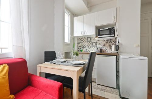 Quartier de l'Ecole-Militaire Apartment | Heart of Paris - Studio - 2P - Invalides Free Netflix
