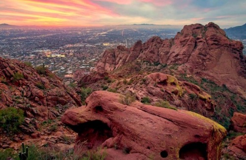 Fashion Square Condo | Heart of Scottsdale!(Walk to Old Town)