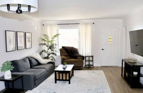 Fashion Square Condo | Heart of Scottsdale!(Walk to Old Town)