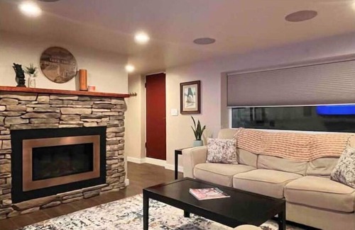 Phinney Ridge Apartment | Heart of Seattle: Cozy & Spacious 2bd/2bath Apt
